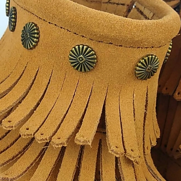 ♥️SOLD!♥Minnetonka Double Fringe Studded Moccasins - Picture 5 of 12